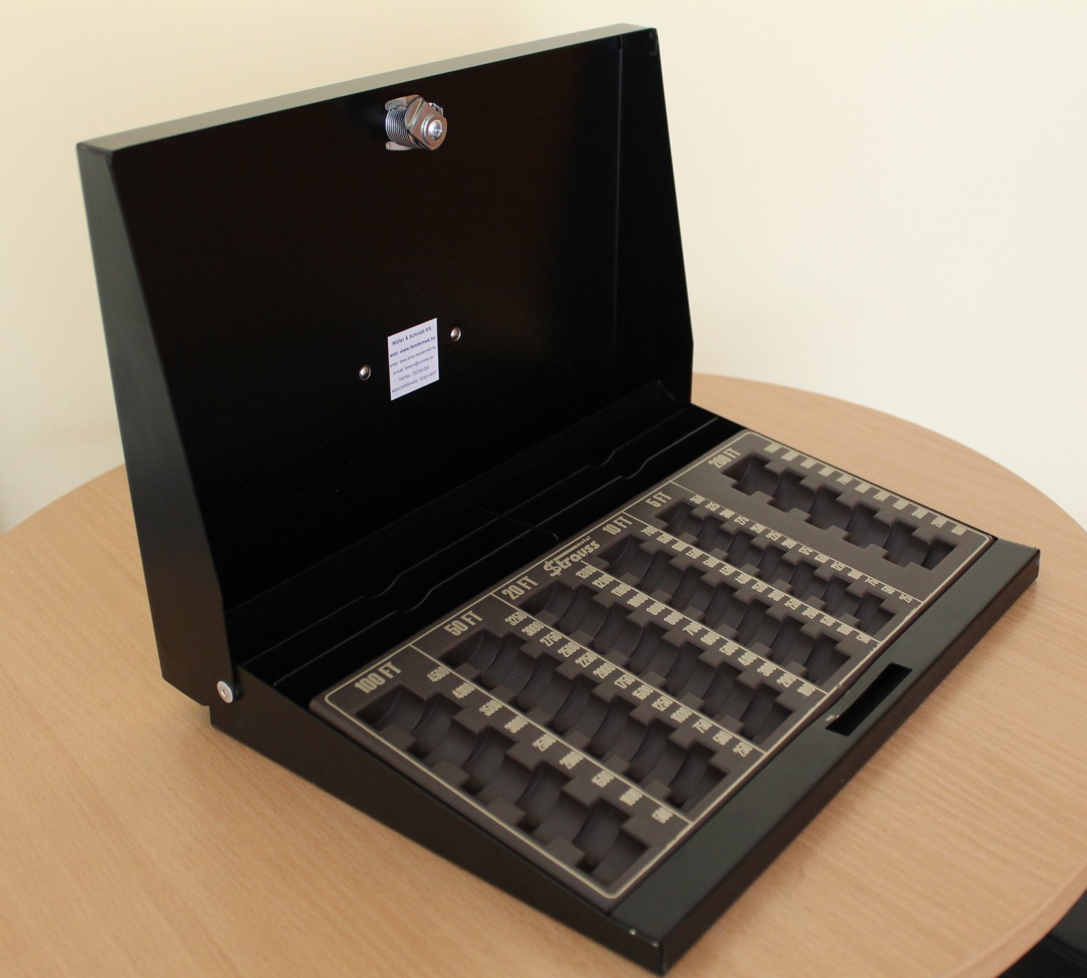 Kis kassza érmetálcával fiókba Kis kassza érmetálcával fiókba