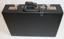 Pénzszállító Diplomata táska "M" típus csuklópánttal