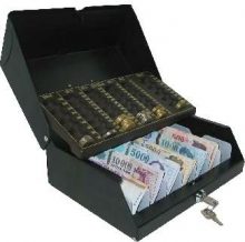 Kis kassza érmetálcával