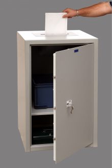 Nova-5 bedobós széf