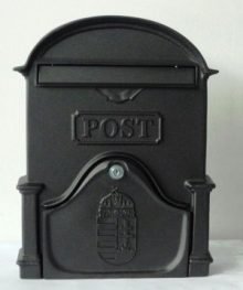 Postaláda V-400 címerrel